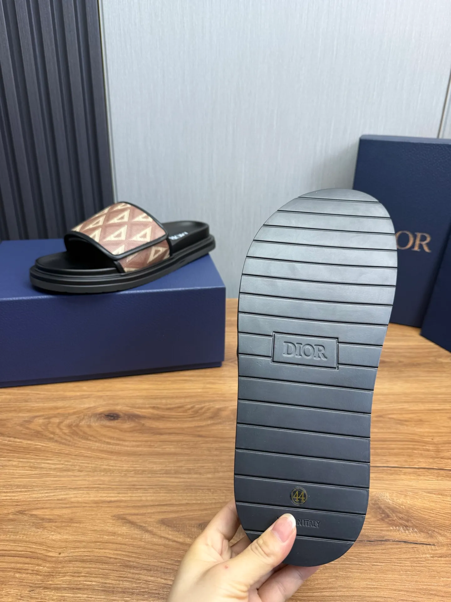 Men's shoes 💰280💰 Dior. Men's slippers 🩴Official website 1:1 production 38-45 yards 45 46 🉑️Customized original material shipped✅
